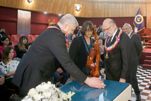 Nuevas voces, misma búsqueda